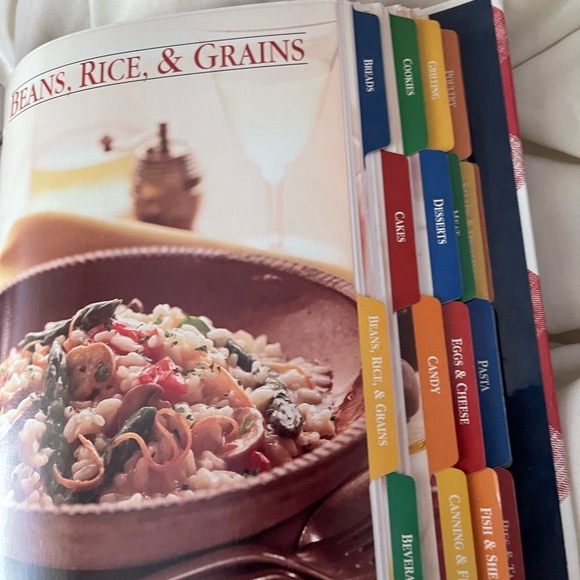Better homes the New cookbook; excellent condition spiral - Picture 10 of 13